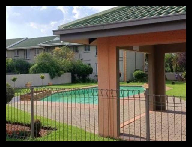 2 BEDROOM TOWNHOUSE FOR SALE IN GLEN MARAIS